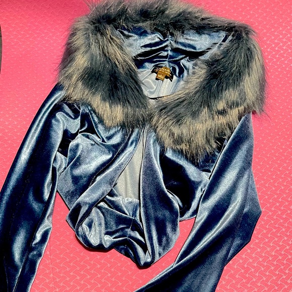 Tahari Sea BLUE - Picture 1 of 5